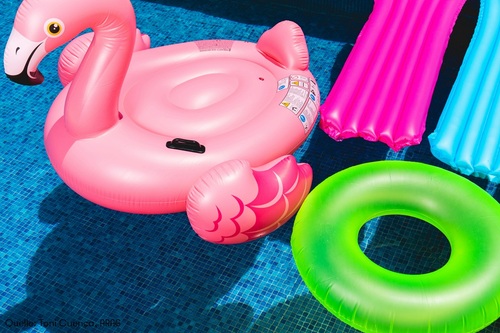 Swimming-Pool im Garten: Was Verbraucher wissen sollten