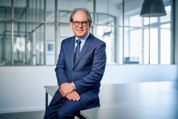 TENAXIS – Dr. Marc Konieczny gründet Executive-Search-Boutique