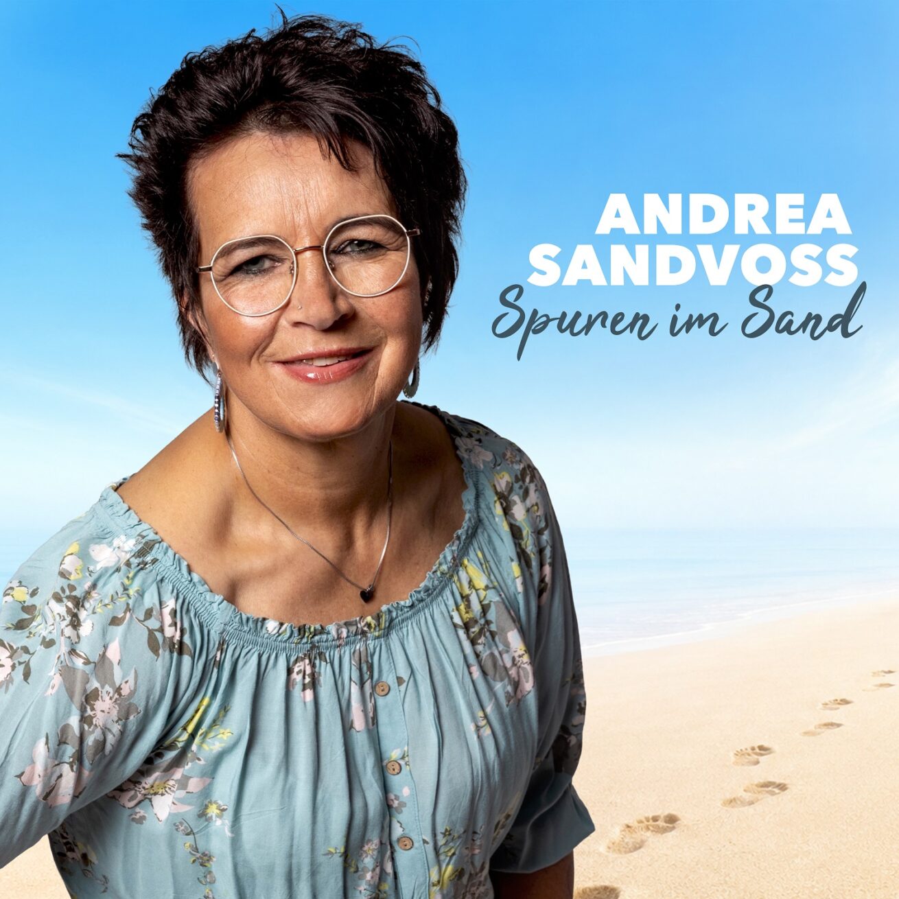 Auf „Spuren im Sand“ begibt sich musikalisch Andrea Sandvoss