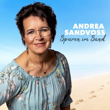 Auf „Spuren im Sand“ begibt sich musikalisch Andrea Sandvoss