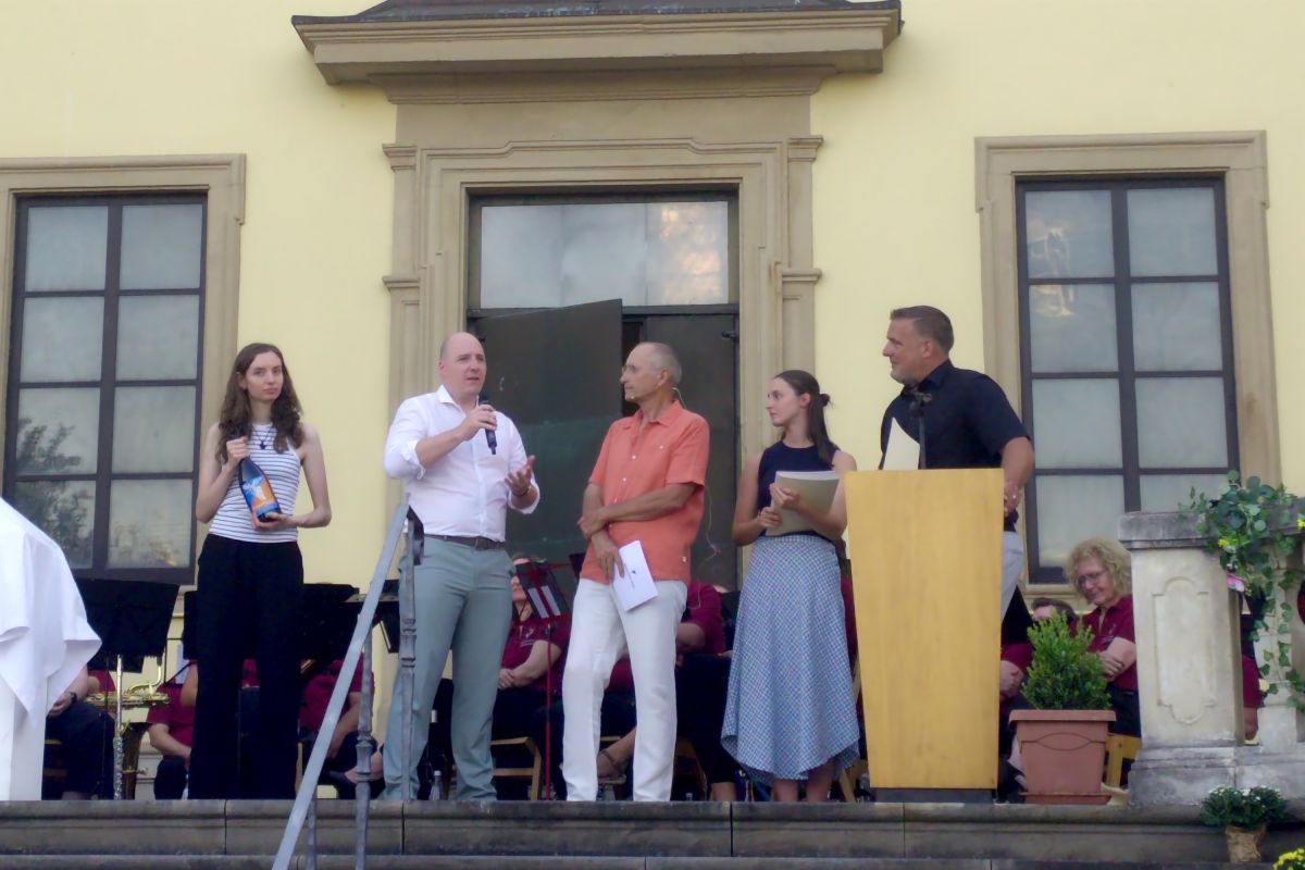 Besondere Ehre für Kita Digital: Landrat ernennt Sebastian Götz zum Weinpaten 2026