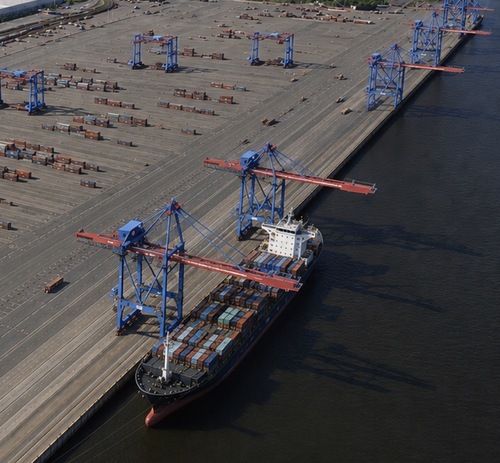 Containerumschlag in Hamburg ist dramatisch eingebrochen
