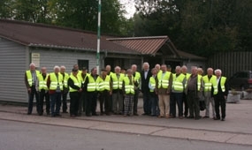 Die SEN Deggendorf besichtigt Sägewerk Schwaiger