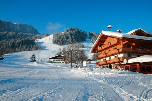 HINTER DEN KULISSEN DES „HAHNENKAMM-RENNENS“
