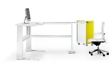 Mit der Gesundheit auf Augenhöhe: iMOVE Steh-Sitz-Tische von LEUWICO bieten komfortable Handverstellung