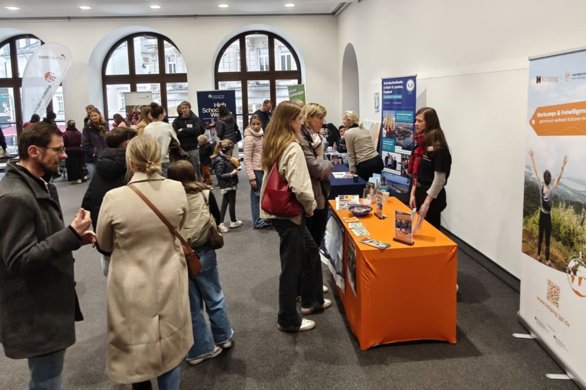 20 Jahre Hessen total international: Jugend-Infobörse stärkt internationalen Austausch mit Europa und der Welt
