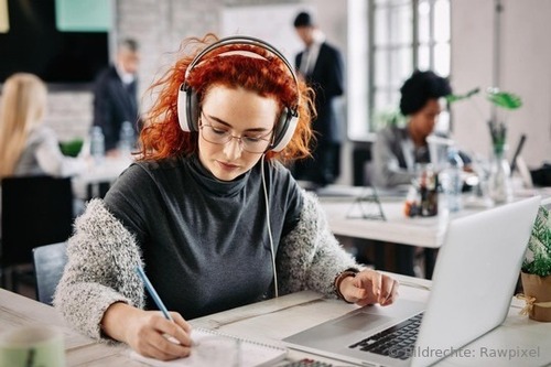 Cornerstone erweitert sein Lernangebot für KI-Kompetenz mit Trainingsinhalten von Google Cloud