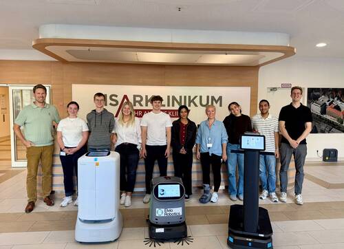 Elvio Robotics rollt autonome Roboterflotte im ISAR Klinikum aus und gewinnt prominente Investoren aus der Gesundheitsbranche