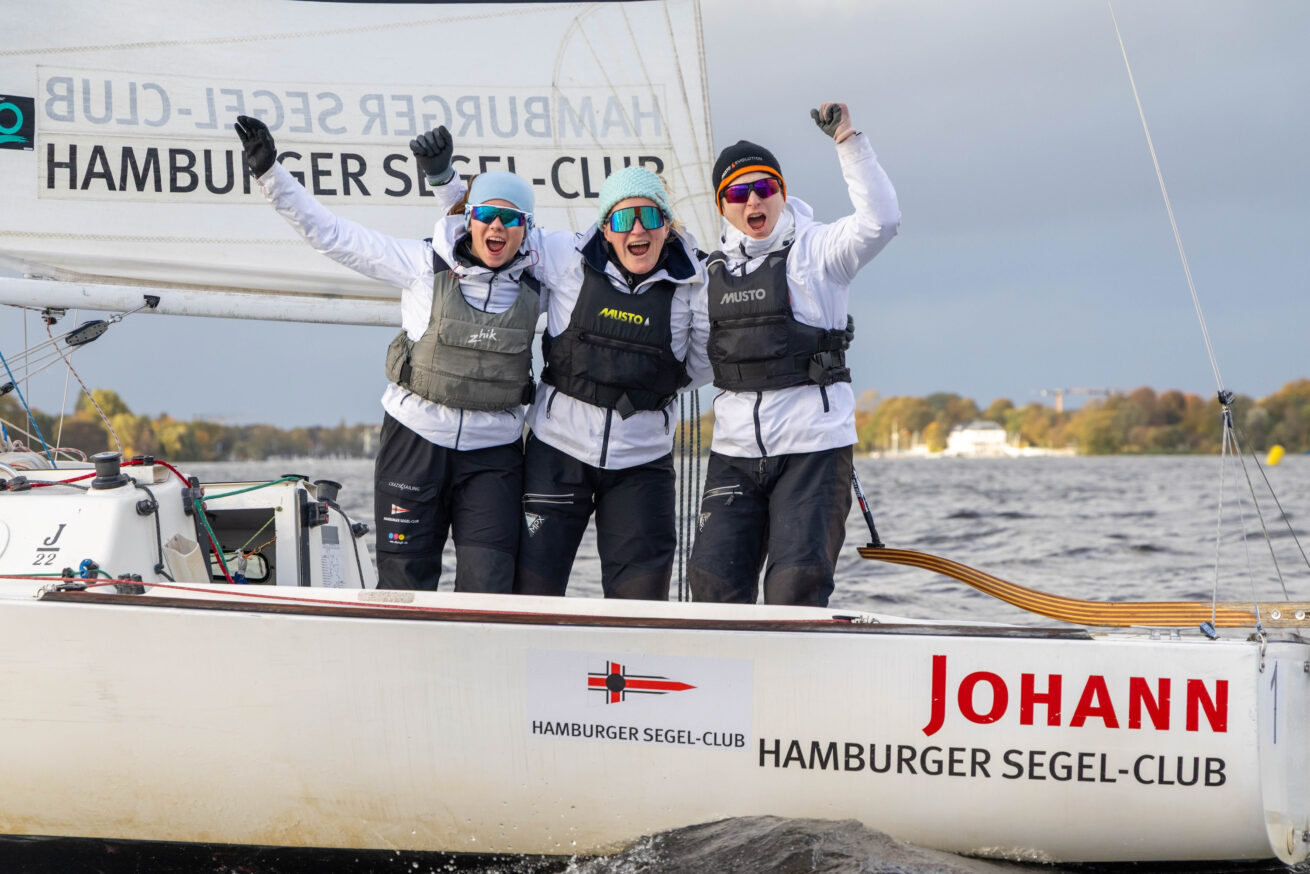 Heimsieg auf der Alster: Silke Basedow, Maren Hahlbrock und Mia Hahn sind Meisterinnen der Meister