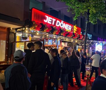 Jet Döner Kebab eröffnet in Bochum seine erste Filiale in Europa