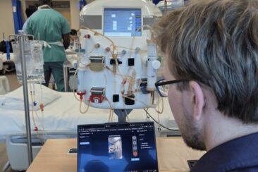 Praxisbericht Medizintechnik: Ayus Medical löst Störungen an Dialysegeräten per Live-Video